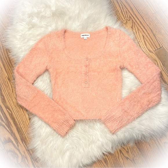 💕Super Cute Peach Pink Fuzzy Crop Top💕 - Picture 2 of 5